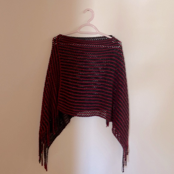 Woven shall or poncho - Picture 1 of 1